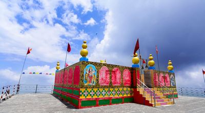 Shikari Devi Temple - Temple