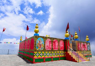 Shikari Devi Temple - Temple