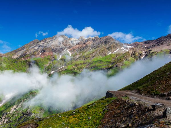 Rohtang Pass - Mountain Pass in Manali, Himachal Pradesh